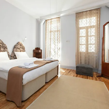 Chiconomy Apartment *