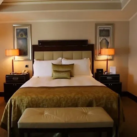 מלון Four Seasons At The Bosphorus 5*