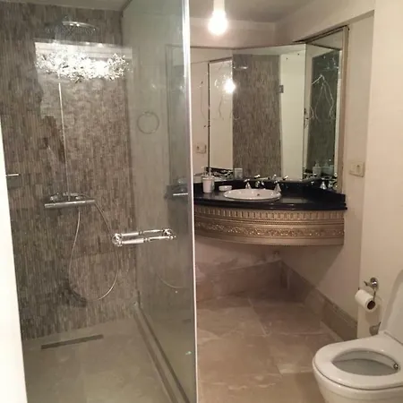 7br Zekeriyakoy Private Villa