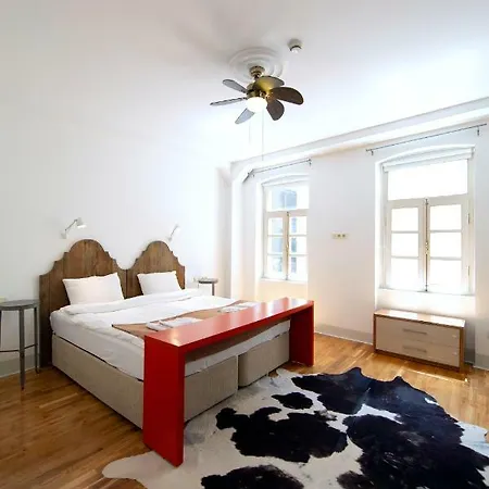 Apartment Chiconomy