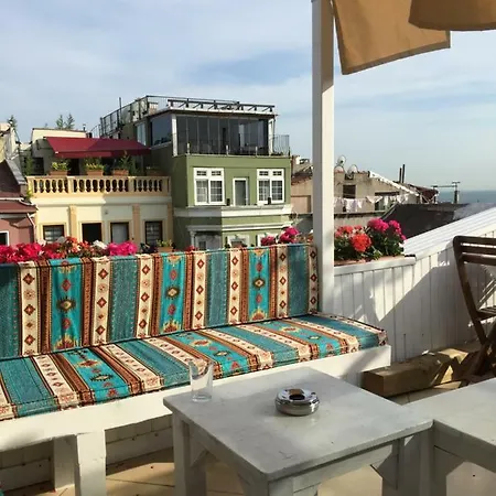 Istanbul Holiday Hotel Отель