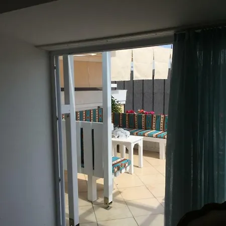 Istanbul Holiday Hotel Отель