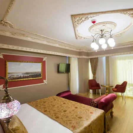 Empire Hotel