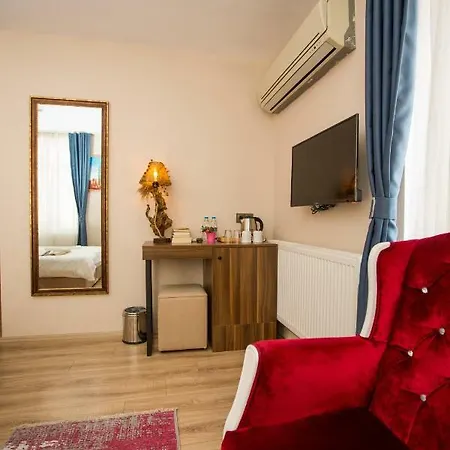 Ξενοδοχείο Corner Garden 2*