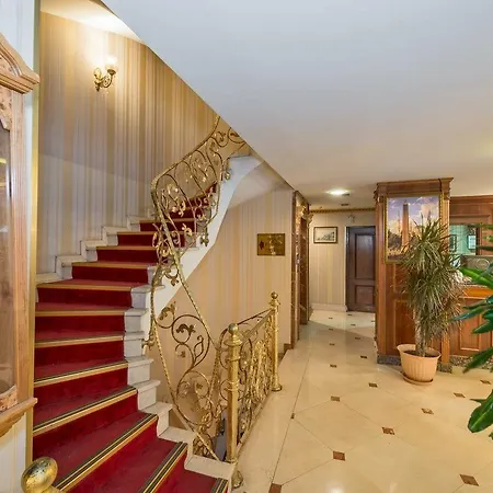 Golden Horn Hotel
