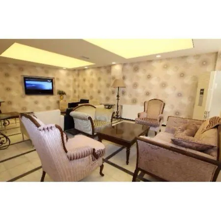 Golden Sky Bed & Breakfast 2*
