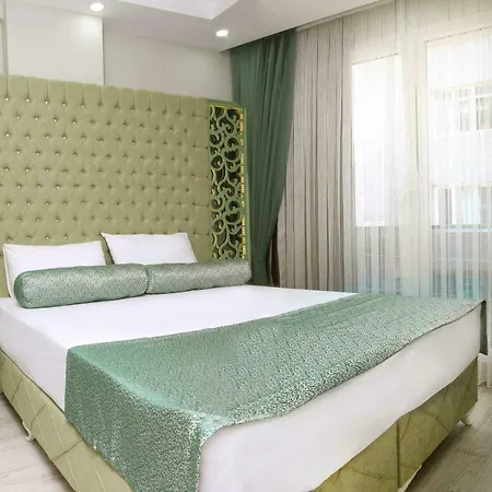 Garden Hotel 3*