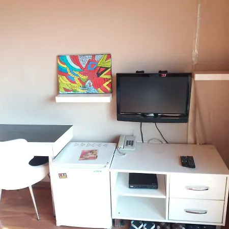 Full House Boutique Aparthotel 3*