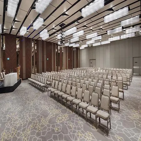 Hilton Garden Atatuerk Airport Hotel 4*
