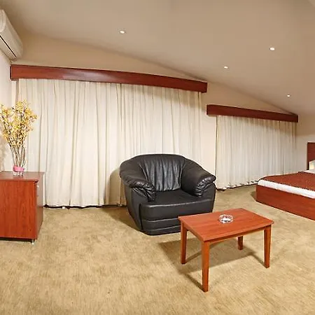 Carlton Old Otel 4*