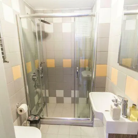 Mudo Suites Apartament *
