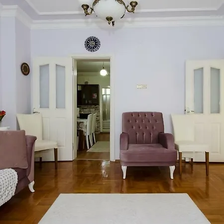 Garden Nature House In The Center Of Istanbul *