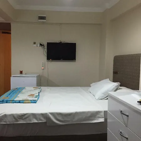 Hotell Paris 2*