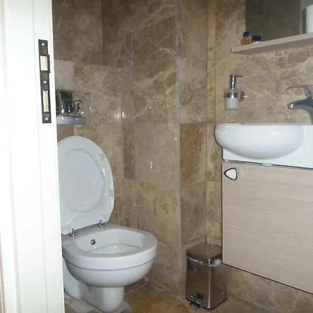 La Petite Maison 2*