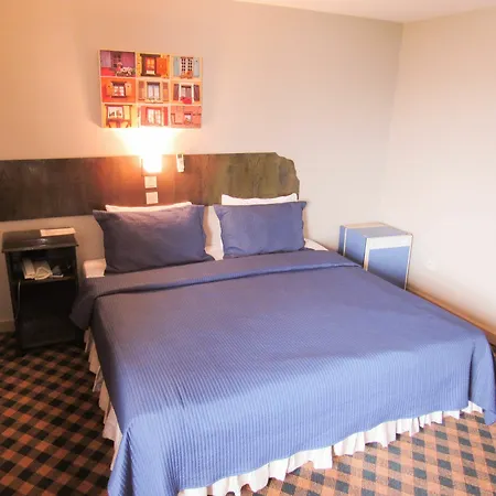 Airport Hotel 3*