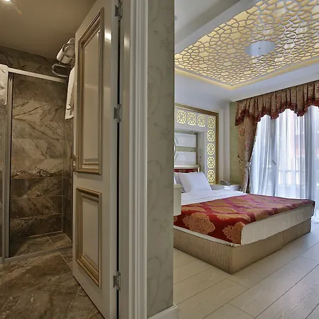 Hotel Queens Land