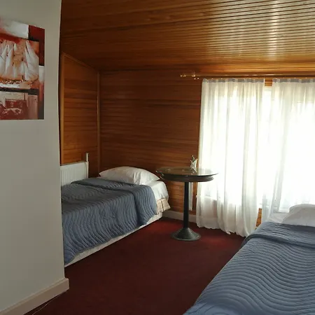 Airport Hotel 3*