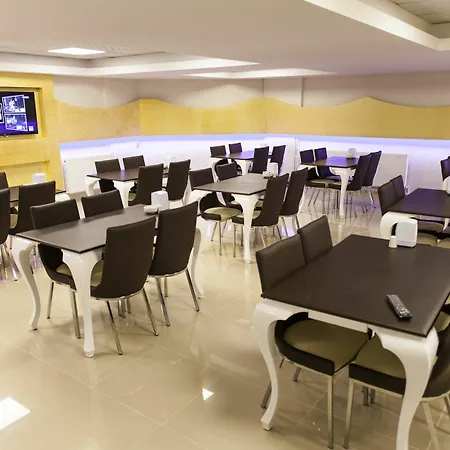 White Palace 3*