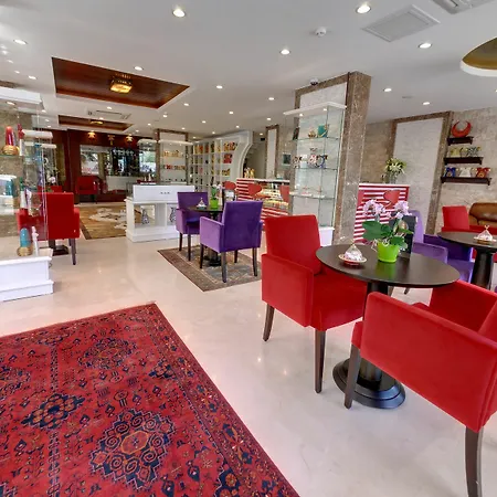 The Magnaura Palace Hotel 4*