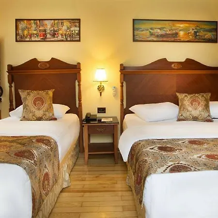 Hotel Western Empire Palace & 4*