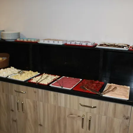 The Reina Otel 3*