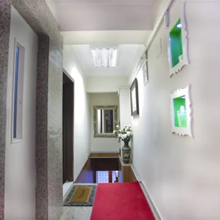 Ist House