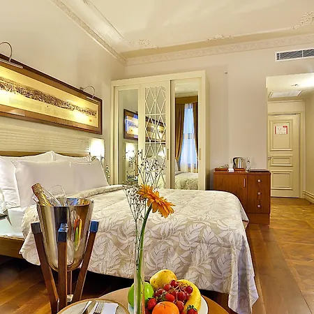 Taxim Lounge Hotel 3*