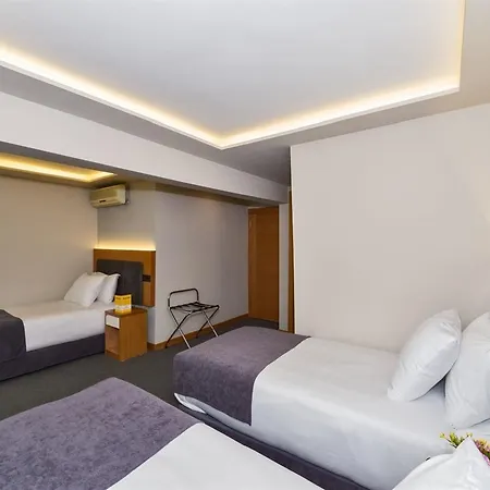 Bergama Old 3*
