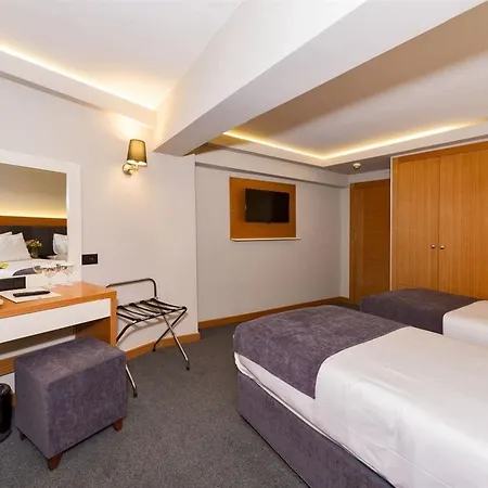 Bergama Old 3*