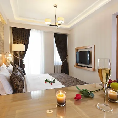 Emerald Hotel 4*