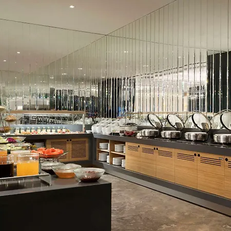 Otel Hawthorn By Wyndham Airport 5*