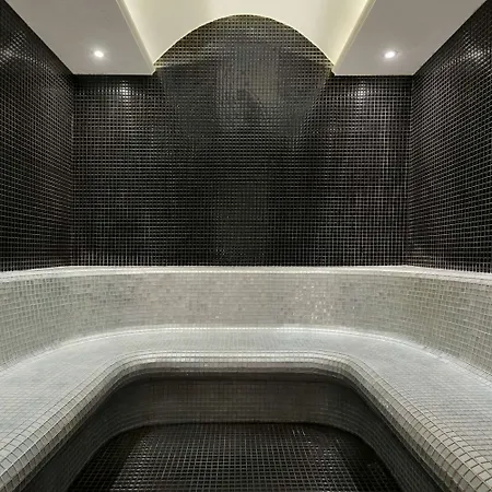 Hawthorn By Wyndham Airport Otel 5*