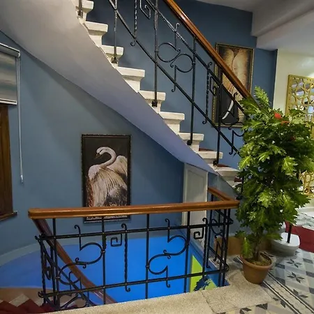 Otel The Void 3*