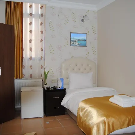Lotus Hotel 3*