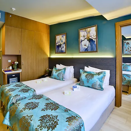 The Tango Otel 3*