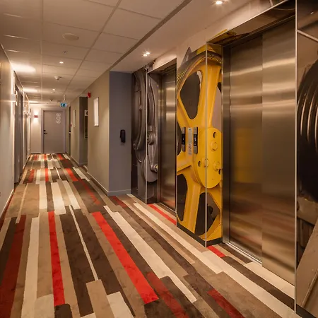 Ibis West 3*