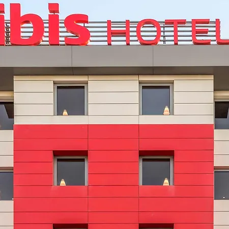 Ibis West מלון 3*