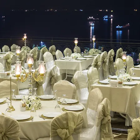 Hotel The Grand Mira Business