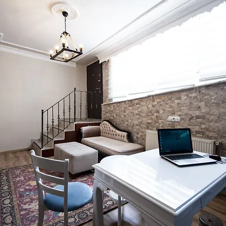 White Pearl Apartment