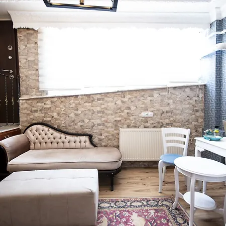 White Pearl Apartment *