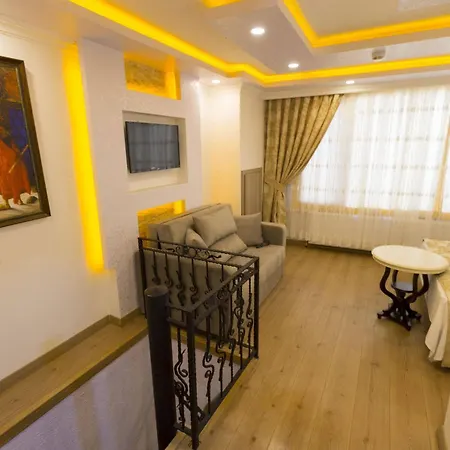 Golden Galley Aparthotel 3*