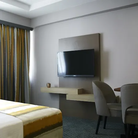 Tophane 4*