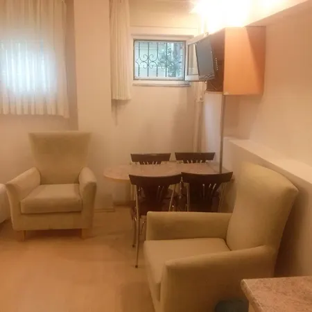 Entes Apartahotel 3*