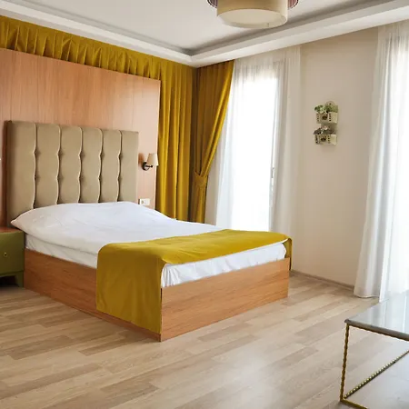 Almond Hill Apartment