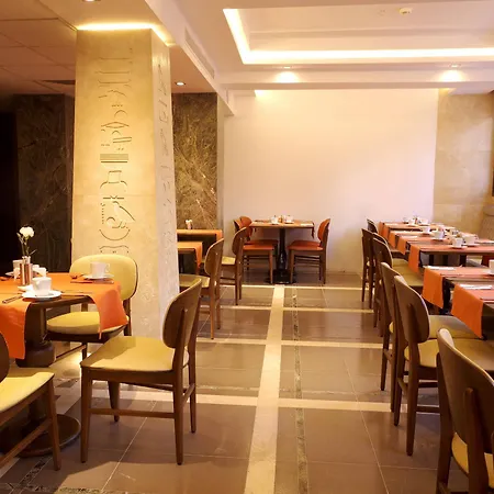 Peyk Oldcity מלון 3*