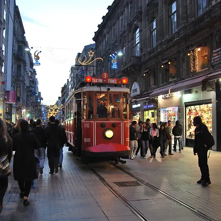 Monarch 3* Istanbul