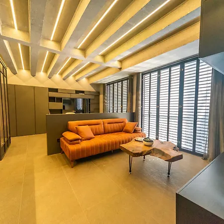 Eye Hotel