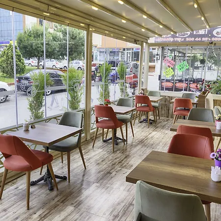 Zengin Hotel *