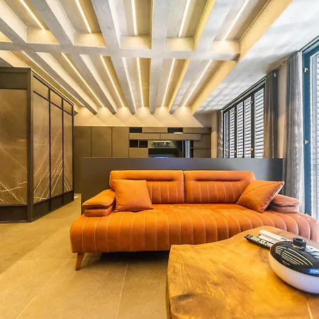 Eye Hotel