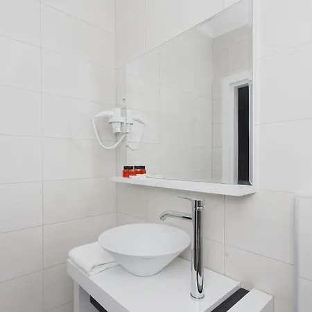 Zengin Hotel *